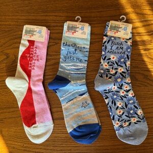 NWT Blue Q Women’s Fashion Socks - Free Time, Ocean, Relaxed Floral - Blue, Red